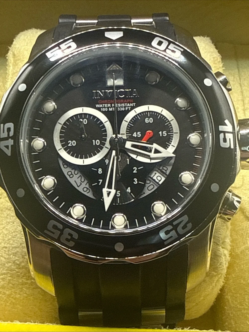 Invicta 6977 Pro Diver Quartz Watch for Men - Black